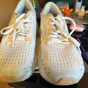 Brooks Women’s Glycerin Running shoes - size 10.5